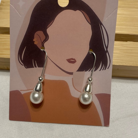 LIVE SHOW SALES $10 FASHION EARRINGS - Picture 3 of 10